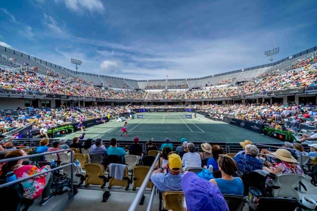 April 6, 2023, Charleston, SC, United States of America: (1) JESSICA PEGULA USA plays against (15) IRINA-CAMELIA BEGU ROU at the WTA, Tennis Damen Series for the Credit One Charleston Open in Charleston, SC, USA. WTA Series 2023: Credit One Charleston Open  - ZUMAa161 20230406_zaa_a161_163 Copyright: xWalterxG.xArcexSr.x