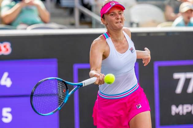 April 6, 2023, Charleston, SC, United States of America: (15) IRINA-CAMELIA BEGU ROU plays against (1) JESSICA PEGULA USA at the WTA, Tennis Damen Series for the Credit One Charleston Open in Charleston, SC, USA. Charleston United States of America - ZUMAa161 20230406_zaa_a161_198 Copyright: xWalterxG.xArcexSr.x