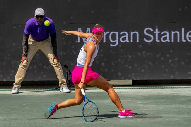 April 6, 2023, Charleston, SC, United States of America: (15) IRINA-CAMELIA BEGU ROU plays against (1) JESSICA PEGULA USA at the WTA, Tennis Damen Series for the Credit One Charleston Open in Charleston, SC, USA. WTA Series 2023: Credit One Charleston Open  - ZUMAa161 20230406_zaa_a161_192 Copyright: xWalterxG.xArcexSr.x
