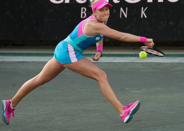 Shelby Rogers (USA) battles against Belinda Bencic (SUI) at the Credit One Charleston Open being played on April 6, 2023 at Family Circle Tennis Center in Charleston, South Carolina. Tennisclix Charleston USA - ZUMAc04_ 20230406_zaf_c04_062 Copyright: xLesliexBillmanx