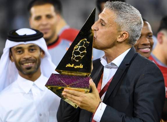 Al Sadd SC v Al Duhail SC - Qatar Cup Final 2023 Hernan Jorge Crespo head coach of Al Duhail SC celebrate with Qatar Cup trophy after winning the Qatar cup Final match between Al Sadd SC and Al Duhail SC at Jassim Bin Hamad Stadium at Al Sadd Club in Doha, Qatar on 06 April 2023. Al Duhail SC won 2-0 DOHA Qatar  Copyright: xNoushadxThekkayilx originalFilename:varittyakkal-alsaddsc230407_npxHP.jpg