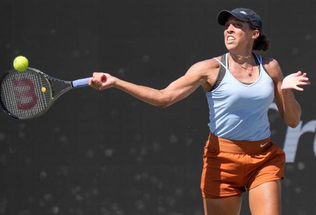 April 7, 2023: Madison Keys (USA) loses to Daria Kasatkina (RUS), 7-6, 4-6, 6-2 at the Credit One Charleston Open being played at Family Circle Tennis Center in Charleston, South Carolina, {USA} Tennisclix Charleston USA - ZUMAc04_ 20230407_zaf_c04_021 Copyright: xLesliexBillmanx
