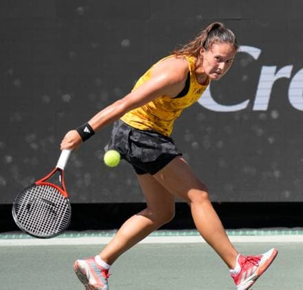 April 7, 2023: Daria Kasatkina (RUS) defeated Madison Keys (USA) 7-6, 4-6, 6-2, at the Credit One Charleston Open being played at Family Circle Tennis Center in Charleston, South Carolina USA Tennisclix Charleston USA - ZUMAc04_ 20230407_zaf_c04_033 Copyright: xLesliexBillmanx