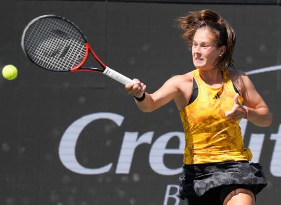 April 7, 2023: Daria Kasatkina (RUS) defeated Madison Keys (USA) 7-6, 4-6, 6-2, at the Credit One Charleston Open being played at Family Circle Tennis Center in Charleston, South Carolina USA Tennisclix Charleston USA - ZUMAc04_ 20230407_zaf_c04_037 Copyright: xLesliexBillmanx