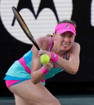 April 7, 2023: Ekaterina Alexandrova (RUS) loses to Belinda Bencic (SUI), 6-3, 6-3 at the Credit One Charleston Open being played at Family Circle Tennis Center in Charleston, South Carolina, {USA} Tennisclix Charleston USA - ZUMAc04_ 20230407_zaf_c04_072 Copyright: xLesliexBillmanx