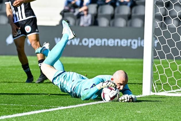 Paul BERNARDONI ( 1 - Angers ) - FOOTBALL : Angers vs Lille - Ligue 1 - 08 04 2023 FedericoPestellini Panoramic 
