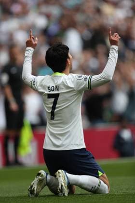Tottenham Hotspur v Brighton HA 08 April 2023 London, Premier League Fußball Tottenham Hotspur v Brighton Hove Albion Son Heung Min von Tottenham Hotspur feiert sein 100. Tor in der Premier League Foto von Mark Leech London UK  Copyright: xMarkxLeechxOffside