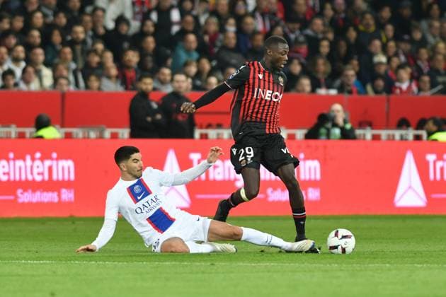April 8, 2023, Nice, France: Nice, France, Allianz Riviera, April 08, 2023, nicolas pepe (nice) and viktor ferreira machado (psg) during OGC Nice vs Paris Saint Germain (PSG) - French football Ligue 1 match. French football Ligue 1 match - OGC Nice vs Paris Saint Germain (PSG), Nice, France  - ZUMAl164 20230408_zsa_l164_690 Copyright: xAlessioxTarpinix