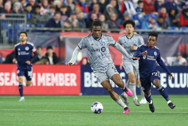 April 8, 2023; Foxborough, MA, USA; CF MontrÅ½al forward Chinonso Offor (9) and New England Revolution forward Latif Blessing (19) n action during an MLS, Fussball Herren, USA match between CF Montreal and New England Revolution. CSM Foxborough United States - ZUMAc04_ 20230408_zaf_c04_069 Copyright: xAnthonyxNesmithx