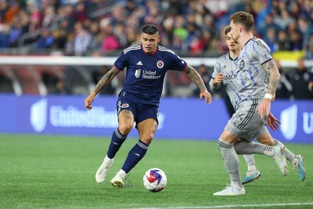 April 8, 2023; Foxborough, MA, USA; New England Revolution forward Gustavo Bou (7) in action during an MLS, Fussball Herren, USA match between CF Montreal and New England Revolution. CSM Foxborough United States - ZUMAc04_ 20230408_zaf_c04_087 Copyright: xAnthonyxNesmithx