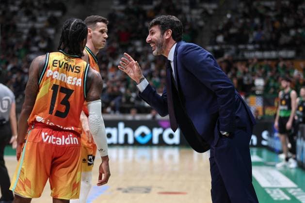 Joventut Badalona v Valencia Basket - ACB Liga Endesa Alex Mumbru of Valencia Basket during the ACB Liga Endesa match between Joventut Badalona and Valencia Basket at the Palau Municipal D?Esports de Badalona on April 9, 2023 in Badalona, Spain Barcelona Spain  Copyright: xDAXxImagesx originalFilename:daximages-20230409230409_npW9q.jpg