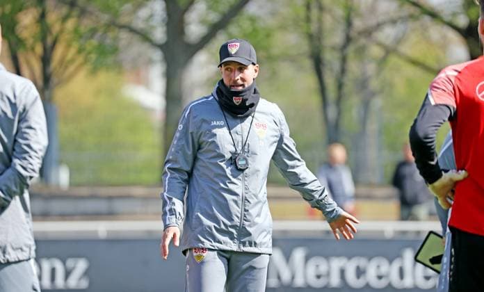 Sport Themen der Woche KW15 Sport Bilder des Tages 10.04.23 VfB Stuttgart Training Deutschland, Stuttgart, 10.04.2023, Fussball, Bundesliga, VfB Stuttgart Training: Sebastian Hoeneß (Trainer). *** 10 04 23 VfB Stuttgart training Germany, Stuttgart, 10 04 2023, football, Bundesliga, VfB Stuttgart training Sebastian Hoeneß coach