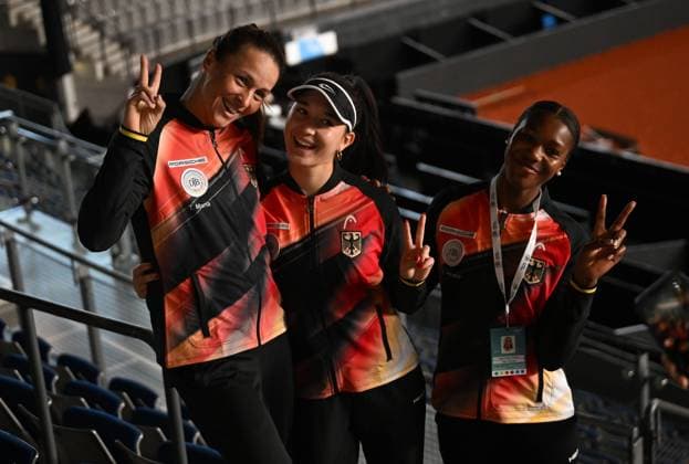 Sport Themen der Woche KW15 Sport Bilder des Tages 2023 BJKC Qualifiers Stuttgart Germany vs Brasil from left: Tatjana Maria (GER) , Eva Lys (GER) ,Noma Noha Akugue (GER) *** 2023 BJKC Qualifiers Stuttgart Germany vs Brasil from left Tatjana Maria GER , Eva Lys GER ,Noma Noha Akugue GER