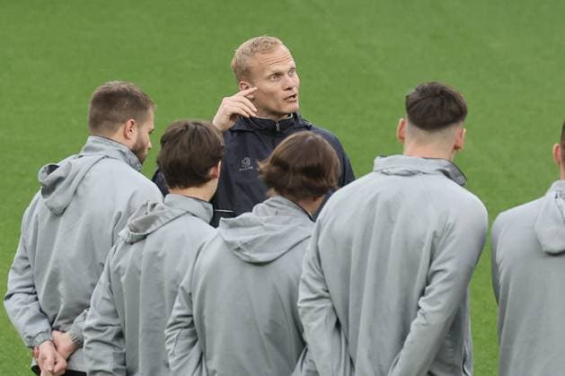 Union s head coach Karel Geraerts pictured during a training session of Belgian soccer team Royale Union Saint-Gilloise, Wednesday 12 April 2023 in Leverkusen, Germany. Union is preparing for tomorrow s game against German Bayer 04 Leverkusen, the first leg of the quarterfinals of the UEFA Europa League competition. BRUNOxFAHY  x64608284x