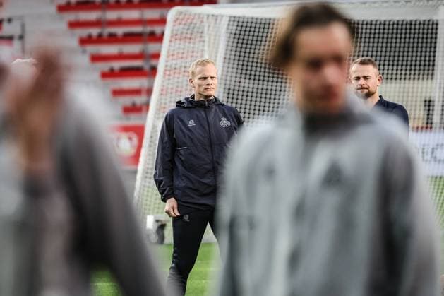 Union s head coach Karel Geraerts pictured during a training session of Belgian soccer team Royale Union Saint-Gilloise, Wednesday 12 April 2023 in Leverkusen, Germany. Union is preparing for tomorrow s game against German Bayer 04 Leverkusen, the first leg of the quarterfinals of the UEFA Europa League competition. BRUNOxFAHY  x64608614x