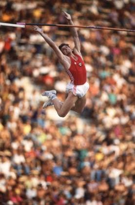 Rome, Italy. Soviet athlete Sergei Bubka wins the pole vault event with the record score 5,85 metres during the World Championships in Athletics at the Olympic Stadium. Robert Maximov TASS  58364512