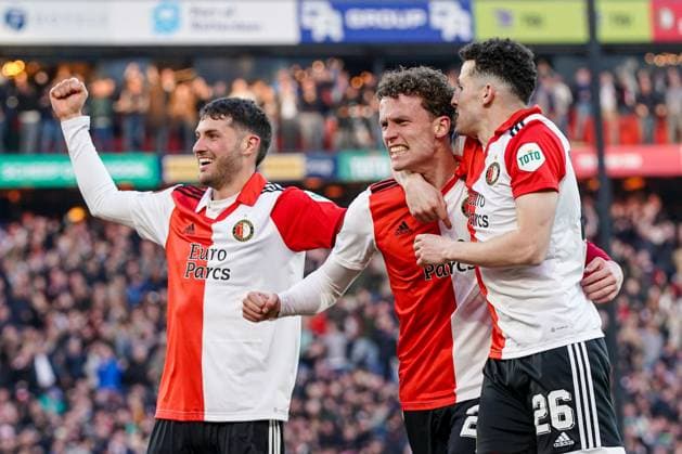 ROTTERDAM, 04-03-2023, Feijenord stadium de Kuip , UEFA Europa League , season 2022 2023, Match between Feyenoord and AS Roma , Feyenoord midfielder Mats Wieffer scores the 1-0 and celebrates with Feyenoord forward Santiago Gimenez (l) and Feyenoord forward Oussama Idrissi (r) Feyenoord - AS Roma  x20529103x Copyright: