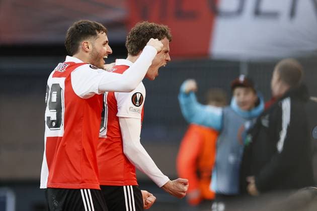 ROTTERDAM - (lr) Santiago Gimenez of Feyenoord, Mats Wieffer of Feyenoord celebrate the 1-0 during the UEFA Europa League quarterfinal match between Feyenoord and AS Roma at Feyenoord Stadion de Kuip on April 13, 2023 in Rotterdam, Netherlands. ANP PIETER STAM DE JONGE UEFA Europa League Quarter-finals, 1st leg 2022 2023 xVIxANPxSportx xxANPxIVx 466937895 originalFilename: 466937895.jpg