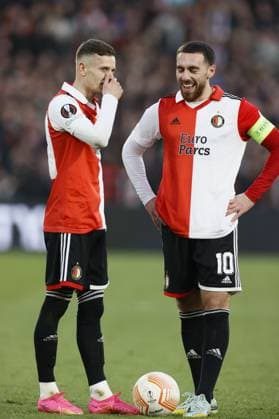 ROTTERDAM - (l-r) Sebastian Szymanski of Feyenoord, Orkun Kokcu of Feyenoord during the UEFA Europa League quarterfinal match between Feyenoord and AS Roma at Feyenoord Stadion de Kuip on April 13, 2023 in Rotterdam, Netherlands. ANP PIETER STAM DE JONGE UEFA Europa League Quarter-finals, 1st leg 2022 2023 xVIxANPxSportx xxANPxIVx 466937926 originalFilename: 466937926.jpg