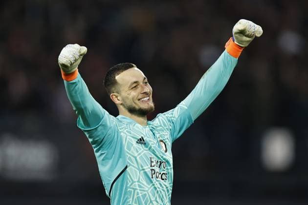 Sport Bilder des Tages ROTTERDAM - Feyenoord goalkeeper Justin Bijlow during the UEFA Europa League quarterfinal match between Feyenoord and AS Roma at Feyenoord Stadion de Kuip on April 13, 2023 in Rotterdam, Netherlands. ANP MAURICE VAN STONE UEFA Europa League Quarter-finals, 1st leg 2022 2023 xVIxANPxSportx xxANPxIVx 466939551 originalFilename: 466939551.jpg