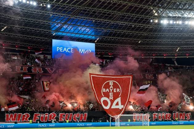 UEFA Europa League Bayer 04 Leverkusen Royale Union Saint Gilloise Choreo of Bayer 04 Leverkusen fans UEFA Europa League Quarterfinal Bayer 04 Leverkusen Royale Union Saint Gilloise, BayArena Leverkusen Copyright: xBEAUTIFULxSPORTS Wunderlx