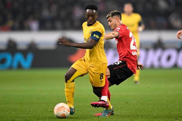 LEVERKUSEN, GERMANY - APRIL 13 : Amani Lazare midfielder of Union St-Gilloise battles for the ball with Palacios Exequiel midfielder of Bayer Leverkusen during the UEFA Europa League Quarter-finals, 1st leg match between Leverkusen and Union SG at the BayArena on April 13, 2023 in Leverkusen, Germany, 13 04 2023 ( Leverkusen v Union SG - UEFA Europa League PhotoNews Panoramic 