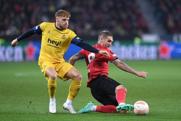 Soccer Europa League quarterfinals Bayer 04 Leverkusen Union Saint Gilloise on 13 04 2023 at the BayArena in Leverkusen Yorbe Vertessen Saint Gilloise , left Robert Andrich Leverkusen , right xHDx