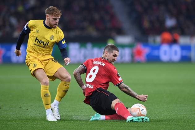 Soccer Europa League quarterfinals Bayer 04 Leverkusen Union Saint Gilloise on 13 04 2023 at the BayArena in Leverkusen Yorbe Vertessen Saint Gilloise , left Robert Andrich Leverkusen , right xHDx