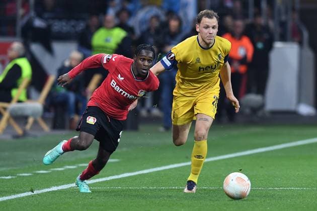 Soccer Europa League quarterfinals Bayer 04 Leverkusen Union Saint Gilloise on 13 04 2023 at the BayArena in Leverkusen Jeremie Frimpong Leverkusen , left Senne Lynen Saint Gilloise , right xRx