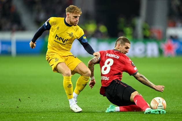 GER, Europa League, Bayer Leverkusen Union Saint Giloise 13 04 2023, BayArena , Leverkusen , GER, Europa League, Bayer Leverkusen Union Saint Giloise in picture picture shows Yorba Vertessen Union Saint Gilloise 18 l and Robert Andrich Bayer Leverkusen 8 r fight for the ball nordphotoxGmbHx xTeresaxKroeger nordphoto00008