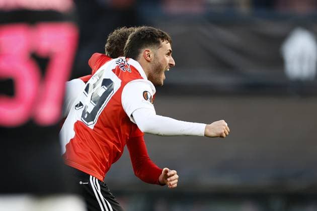 ROTTERDAM - (l-r) Mats Wieffer of Feyenoord, Santiago Gimenez of Feyenoord celebrate 1-0 during the UEFA Europa League quarterfinal match between Feyenoord and AS Roma at Feyenoord Stadion de Kuip on April 13, 2023 in Rotterdam, Netherlands. ANP PIETER STAM DE JONGE UEFA Europa League Quarter-finals, 1st leg 2022 2023 xVIxANPxSportx xxANPxIVx 466941673 originalFilename: 466941673.jpg