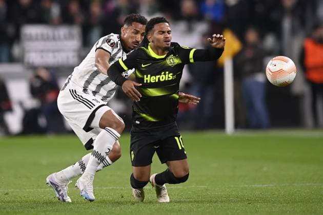 Foto Fabio Ferrari LaPresse 13 Aprile 2023 - Torino, Italia - calcio - Juventus vs Sporting Lisbona - UEFA Europa League - quarti di finale -1 2 - Juventus Stadium. Nella foto: Danilo (Juventus F.C.), Marcus Edwards(Sporting Lisbona) April 13, 2023 Turin, Italy - sport, calcio - Juventus vs Sporting Lisbona - UEFA Europa League - quarter to finals-1 2- Juventus Stadium. In the pic: Danilo (Juventus F.C.), Marcus Edwards(Sporting Lisbona)  Copyright: xFabioxFerrari LaPressex