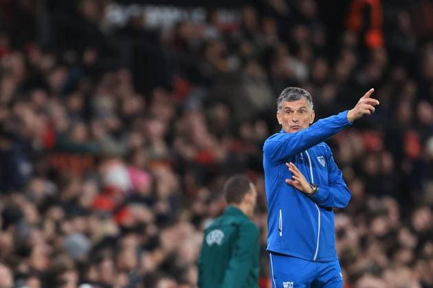 Fußball UEFA Europa League Viertelfinale Hinspiel Manchester United gegen Sevilla 13. April 2023 UEFA Europa League Viertelfinale Hinspiel Manchester United gegen Sevilla Sevilla-Trainer Jose Luis Mendilibar Foto Simon Stacpoole Abseits Manchester UK  Copyright: xSimonxStacpoolexOffside