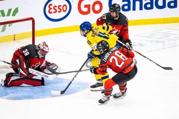 230413 Goaltender Emerance Maschmeyer of Canada and Josefin Bouveng of Sweden during the 2023 IIHF Women s World Championship quarterfinal game between Canada and Sweden on April 13, 2023 in Brampton Photo Mathilda Ahlberg BILDBYRAN kod MA MA0459 ishockey ice hockey vm dam 2023 iihf womens world championship dam vm ishockey vm kanada sverige women canada sweden bbeng,  Copyright: MATHILDAxAHLBERG BB230413MA068