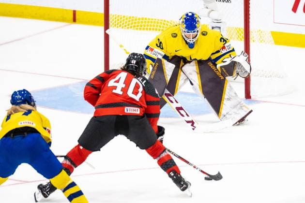 230413 Blayre Turnbull of Canada and goaltender Emma Söderberg of Sweden during the 2023 IIHF Womens World Championship quarterfinal game between Canada and Sweden on April 13, 2023 in Brampton Photo Mathilda Ahlberg BILDBYRAN code MA MA0459 ishockey ice hockey vm dam 2023 iihf womens world championship dam ice hockey world cup canada sweden women canada sweden bbeng,  Copyright: MATHILDAxAHLBERG BB230413MA078