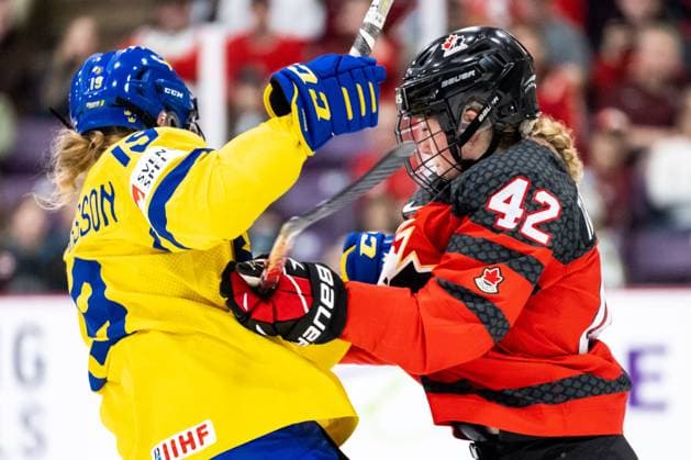 230413 Sara Hjalmarsson of Sweden and Claire Thompson of Canada during the 2023 IIHF Womens World Championship quarterfinal game between Canada and Sweden on April 13, 2023 in Brampton Photo Mathilda Ahlberg BILDBYRAN code MA MA0459 ishockey ice hockey world championship women 2023 iihf womens world championship women world championship ice hockey world cup canada sweden women canada sweden bbeng,  Copyright: MATHILDAxAHLBERG BB230413MA098