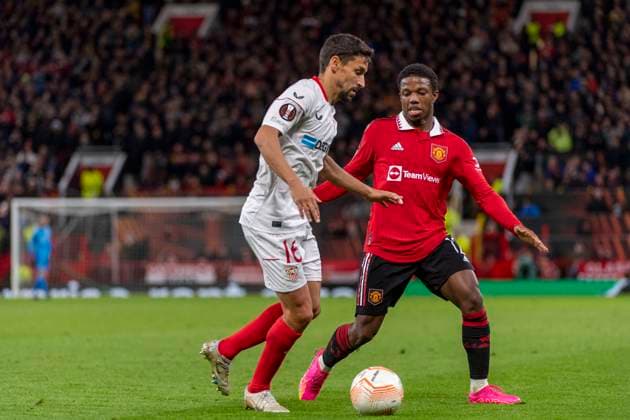Old Trafford Jesus Navas of Seville and Tyrell Malacia of Manchester United, ManU during the UEFA Europa League football match between Man Utd v Seville at Old Trafford in Manchester, England. (RIchard Callis SPP) Copyright: xRIchardxCallisx xSPPx spp-en-RiCa-rmc130423-4799