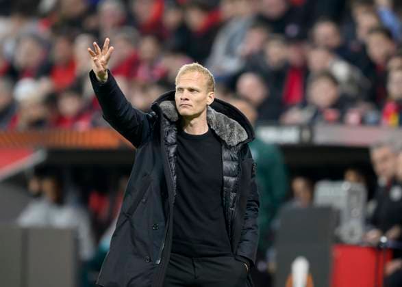 Coach Karel GERAERTS USG gesture, gesture, football Europa League, quarterfinal first leg, Bayer 04 Leverkusen LEV Union Saint Gilloise USG 1 1, on 13 04 2023 in Leverkusen Germany UEFA regulations prohibit any use of photographs as image sequences and or quasi video Â