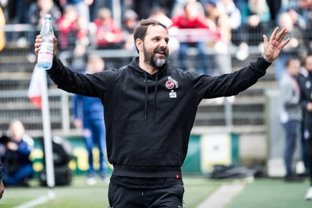 A Junior Bundesliga German Championship Semifinals 2022 23 1 FC Koeln U19 1 FSV Mainz 05 U19 Stefan Ruthenbeck coach 1 FC Koeln comes to the stadium singing the anthem A Junior Bundesliga German Championship Semifinals 2022 23 1 FC Koeln U19 1 FSV Mainz 05 U19, Koeln, Franz Kremer Stadium Copyright: xBEAUTIFULxSPORTS Wunderlx