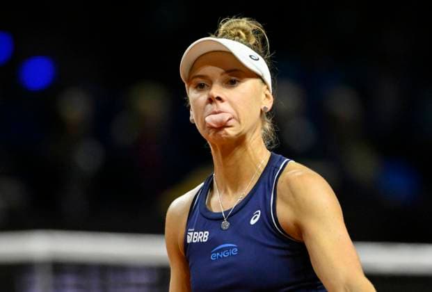 Sport Themen der Woche KW15 Sport Bilder des Tages Laura Pigossi (BRA) streckt Zunge raus Tennis Damen Billie Jean King Cup 2023 Deutschland GER vs Brasilien BRA Stuttgart Porsche Arena 14.04.2023 DFL REGULATIONS PROHIBIT ANY USE OF PHOTOGRAPHS AS IMAGE SEQUENCES AND OR QUASI-VIDEO Tennis Damen Billie Jean King Cup 2023 *** Laura Pigossi BRA sticks out tongue Tennis Women Billie Jean King Cup 2023 Germany GER vs Brazil BRA Stuttgart Porsche Arena 14 04 2023 DFL REGULATES PROHIBIT ANY USE OF PHOTOGRAPHS AS IMAGE SEQUENCES AND OR QUASI VIDEO Tennis Women Billie Jean King Cup 2023