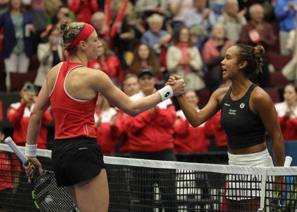 Tennis, Billie Jean King Cup, Kanada - Belgien April 14, 2023, Vancouver, British Columbia, Canada: YANINA WICKMAYERLEYLAH ANNIE FERNANDEZ of Canada celebrates after defeating YANINA WICKMAYER of Belgium on Day 1 of the Billie Jean King Cup Qualifier match between Canada and Belgium at Pacific Coliseum on April 14, 2023 in Vancouver, British Columba, Canada. Vancouver Canada - ZUMAc132 20230414_zap_c132_003 Copyright: xAndrewxChinx