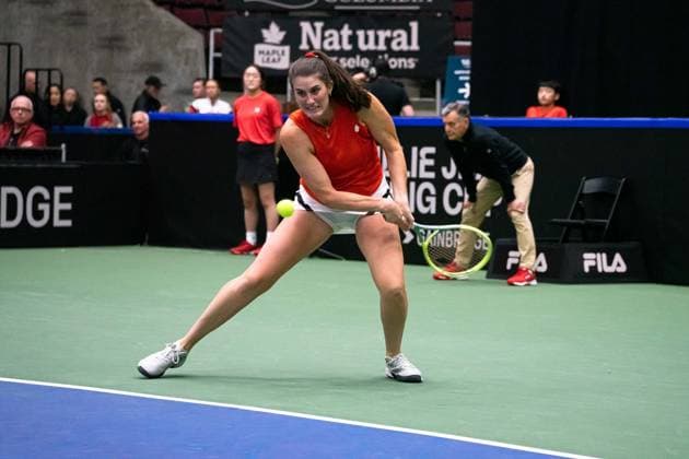 Tennis, Billie Jean King Cup, Kanada - Belgien Vancouver, British Columbia, Canada, April 14th 2023: Rebecca Marino (Canada) hits a backhand during the 2023 Billie Jean King Cup Qualifiers match between Canada and Belgium at Pacific Coliseum in Vancouver, BC, Canada (EDITORIAL USAGE ONLY). (Amy Elle SPP) Copyright: xAmyxElle SPPx spp-en-AmEl-DSC07650
