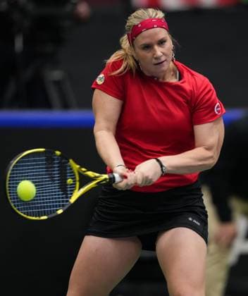 Tennis, Billie Jean King Cup, Kanada - Belgien April 14, 2023, VANCOUVER, BC, CANADA: Belgium s Ysaline Bonaventure returns to Canada s Rebecca Marino during a Billie Jean King Cup qualifiers singles match, in Vancouver, on Friday, April 14, 2023. Canada News - April 14, 2023  - ZUMAc35_ 20230414_zaf_c35_236 Copyright: xDarrylxDyckx