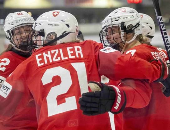 Eishockey, Frauen WM, Kanada - Schweiz April 13, 2023, BRAMPTON, ON, CANADA: Switzerland forward Lara Stalder (right) celebrates her goal against Japan with teammates Rahel Enzler (21) and Alessia Baechler (82) during second period quarterfinal IIHF Womens World Hockey Championship hockey action in Brampton, Ont., on Thursday, April 13, 2023. Canada News - April 13, 2023 - ZUMAc35_ 20230413_zaf_c35_248 Copyright: xFrankxGunnx