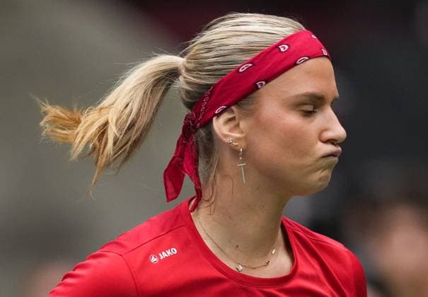 April 15, 2023, VANCOUVER, BC, CANADA: Belgium s Ysaline Bonaventure reacts after losing a point to Canada s Leylah Fernandez during a Billie Jean King Cup qualifiers singles match, in Vancouver, on Saturday, April 15, 2023. Canada News - April 15, 2023  - ZUMAc35_ 20230415_zaf_c35_115 Copyright: xDarrylxDyckx
