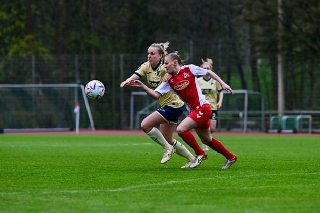 16 04 2023, GER, soccer, women, test match, 2022 2023, 1 FC Köln TSG Hoffenheim Vanessa Diehm 32 TSG and Laura Donhauser Köln in duel Westerburg Schulstadion Rheinland Pfalz Germany.