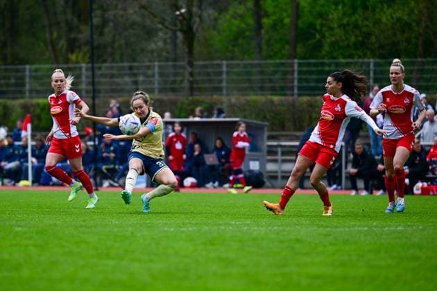 16 04 2023, GER, soccer, women, test match, 2022 2023, 1 FC Köln TSG Hoffenheim Fabienne Dongus 33 TSG with a shot attempt Westerburg Schulstadion Rheinland Pfalz Germany.