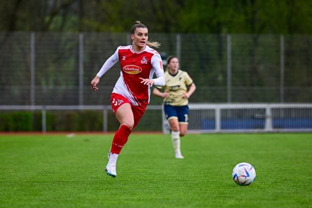 16 04 2023, GER, soccer, women, test match, 2022 2023, 1 FC Köln TSG Hoffenheim Selina Cerci Köln on the way to the opponents penalty area Westerburg Schulstadion Rheinland Pfalz Germany