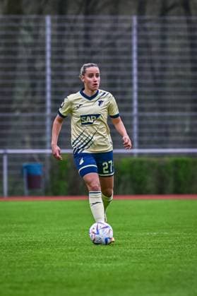 16 04 2023, GER, soccer, women, test match, 2022 2023, 1 FC Köln TSG Hoffenheim Vanessa Leimenstoll 27 TSG controls the ball Westerburg Schulstadion Rheinland Pfalz Germany