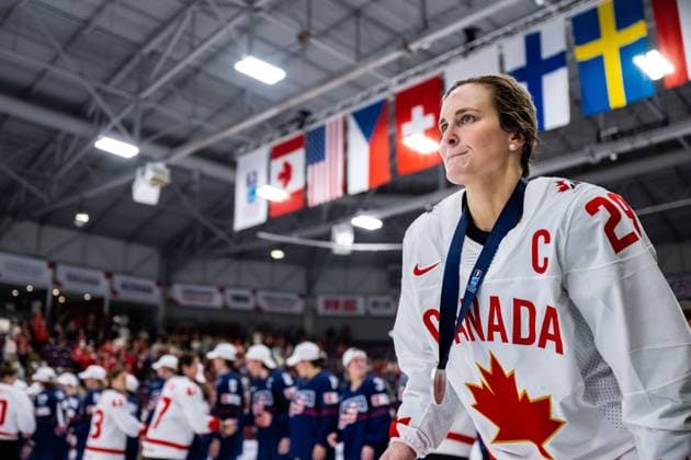 Sport Themen der Woche KW15 Sport Bilder des Tages 230416 Marie-Philip Poulin of Canada looks dejected after losing the 2023 IIHF Women s World Championship, WM, Weltmeisterschaft final between Canada and USA on April 16, 2023 in Brampton. Photo: Mathilda Ahlberg BILDBYRAN kod MA MA0464 ishockey Ice hockey, Eishockey vm dam 2023 iihf womens world championship dam vm ishockey vm canada usa women bbeng kanada depp *** 230416 Marie Philip Poulin of Canada looks dejected after losing the 2023 IIHF Women s World Championship final between Canada and USA on April 16, 2023 in Brampton Photo Mathilda Ahlberg BILDBYRAN kod MA MA0464 ishockey ice hockey vm dam 2023 iihf womens world championship dam vm ishockey vm canada usa women bbeng kanada depp,  Copyright: MATHILDAxAHLBERG BB230416MA213